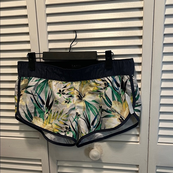 Hurley Pants - #1151+Floral Print Shorts with Navy Trim